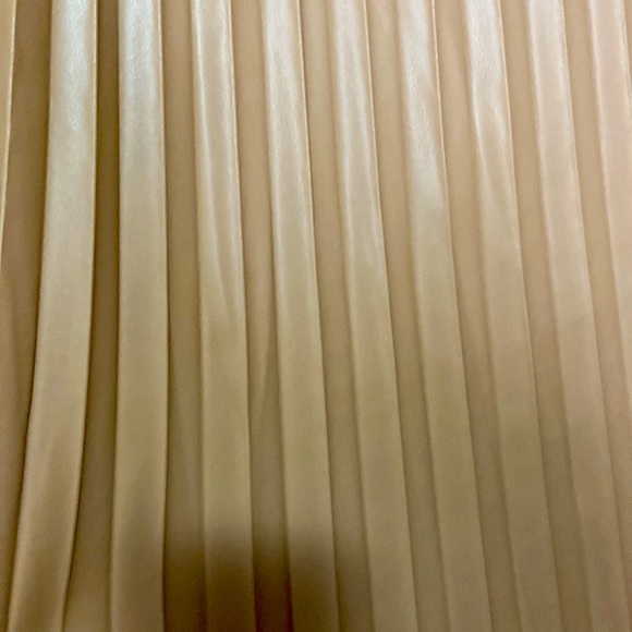 7 for all mankind pleated skirt - Picture 2 of 3